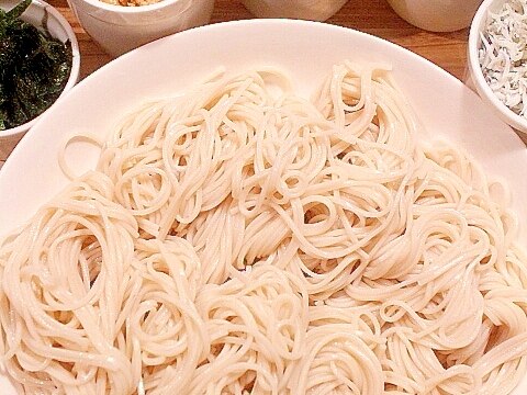 美味しい楽しい 簡単蕎麦つゆと6種の薬味の蕎麦 レシピ 作り方 By Seika A 楽天レシピ 美味しい楽しい 簡単蕎麦つゆと6種の薬味の蕎麦 レシピ 作り方 By Seika A 楽天レシピ